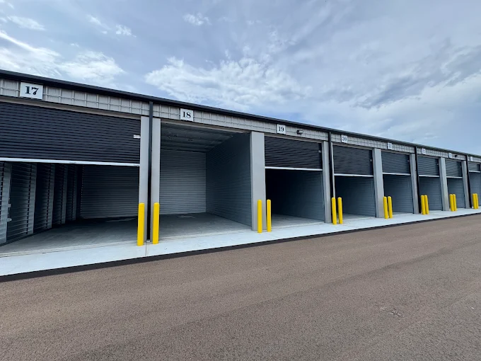 62 Storage facility exterior in Charlestown, Indiana